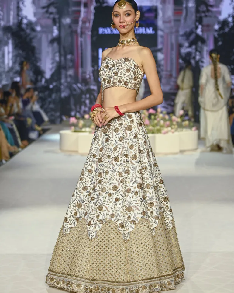 Aasma Off White Embroidered Choli And Lehenga Set