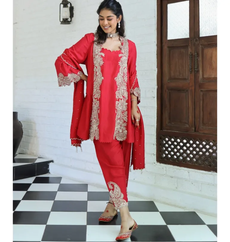 Adhira Kurta Set
