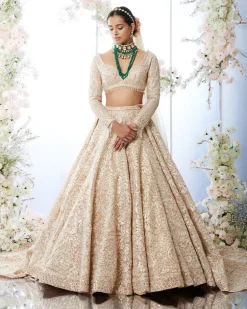 Aleesa Lehenga
