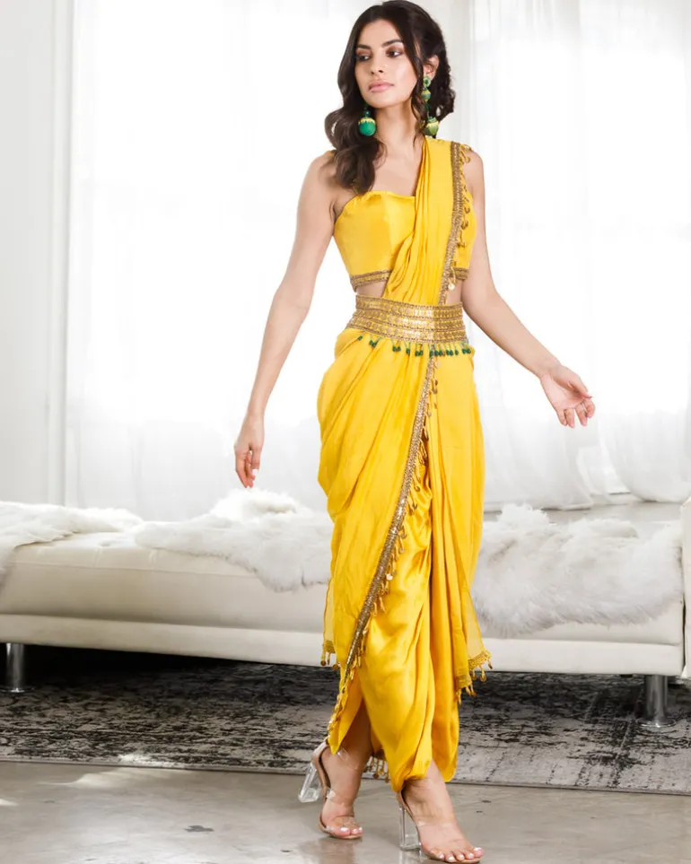 Azmi Outfit