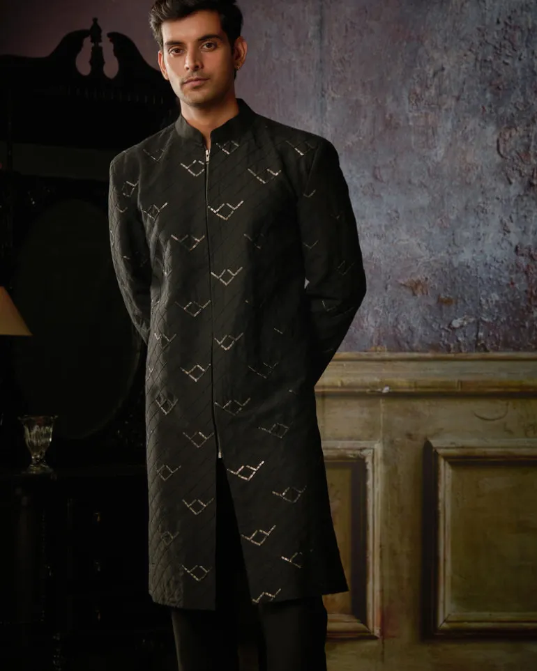 Black Textured With Arrow Embroidered Kurta With Black Pants