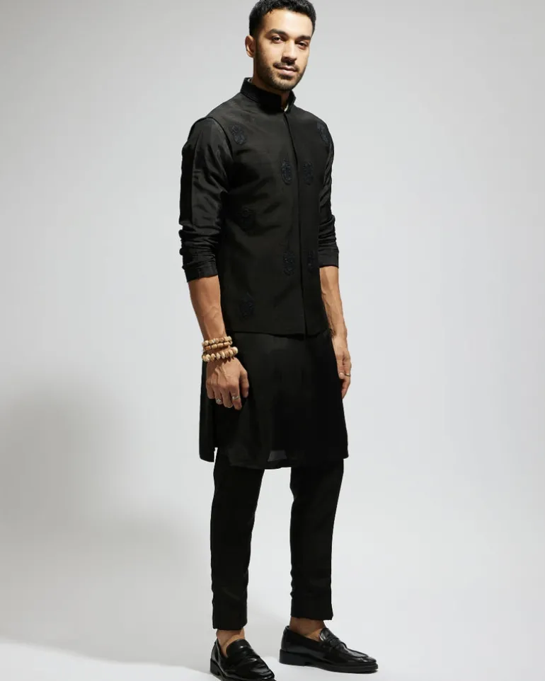 Black Tribal Mask Bandi Set
