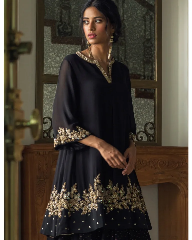 Box Pleat Kurta With Mukaish Lehenga