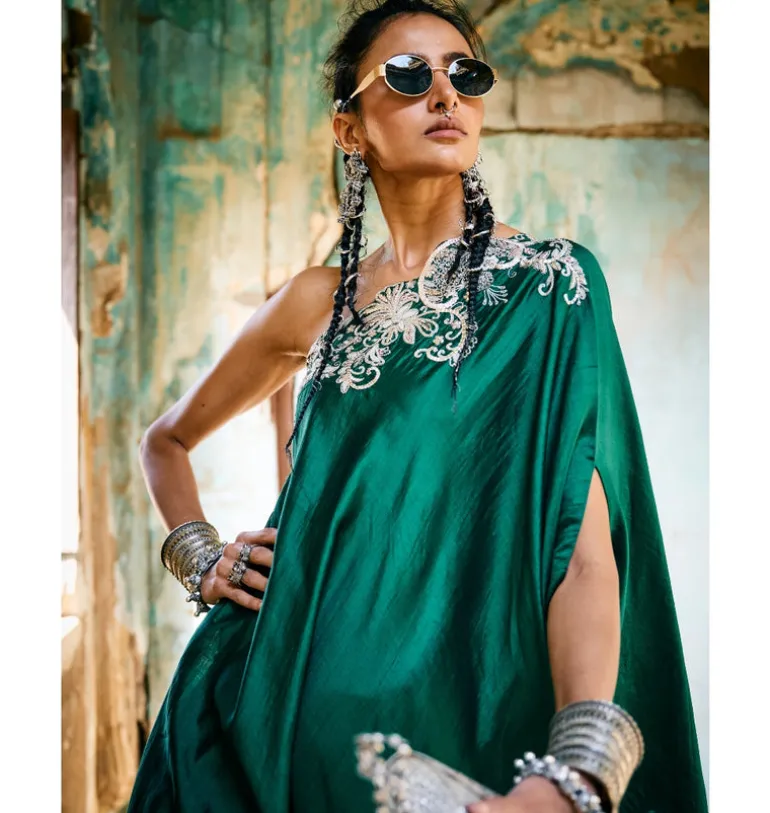 Cipla Shoulder Gota Cape Set