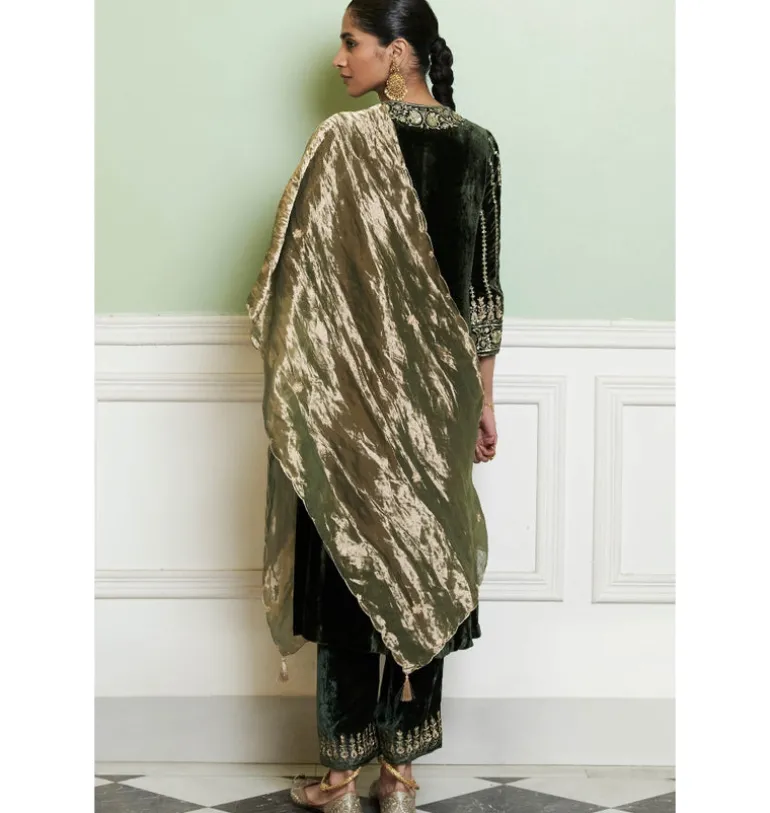 Emerald Green Embroidered Velvet Straight Kurta Set