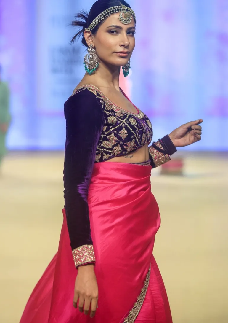 Johari Gulabi Gulaal Sari