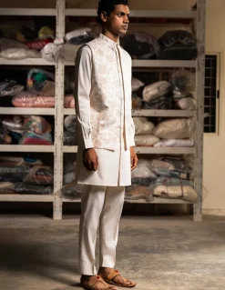 Khwab Bandi With Matching Kurta Pajama Set