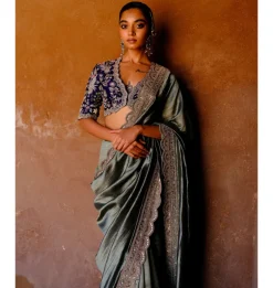 Kriyanshi Embroidered Sari Set