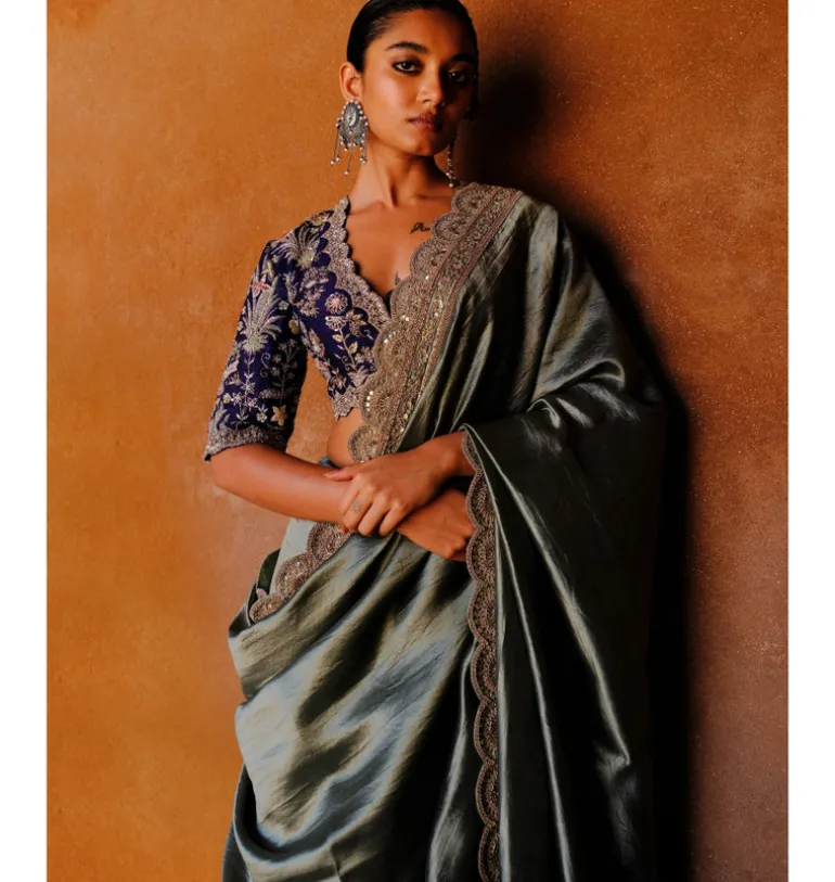 Kriyanshi Embroidered Sari Set