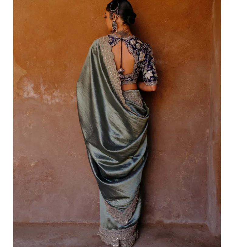 Kriyanshi Embroidered Sari Set