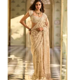 Nude Dori Sari