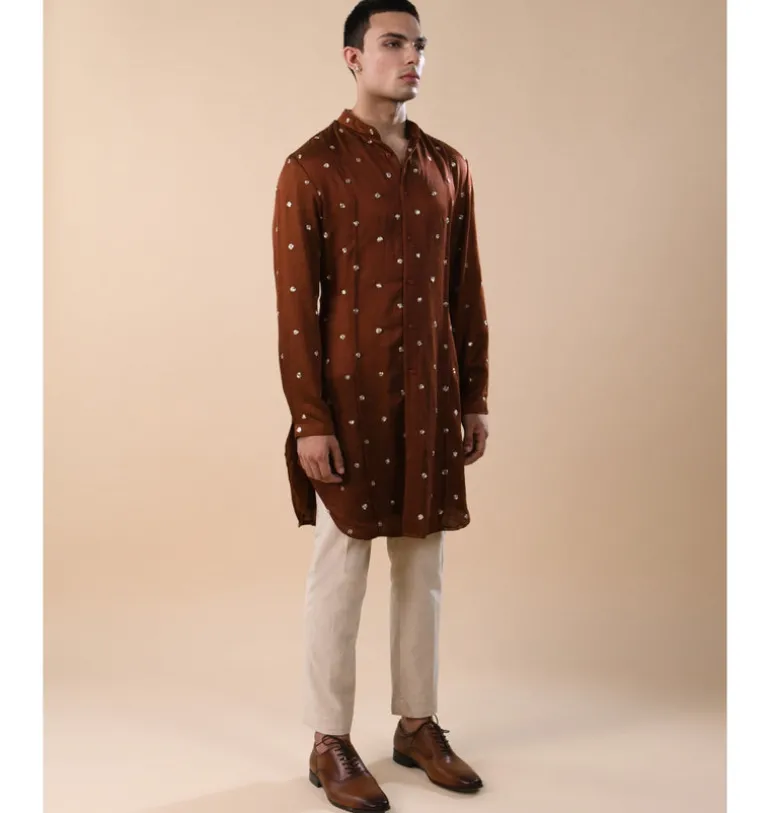Outspread Mirror Highlighted Panelled Kurta Set