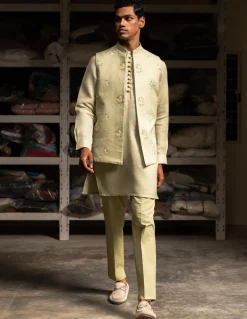 Raag Open Bandi With Matching Kurta Pajama Set