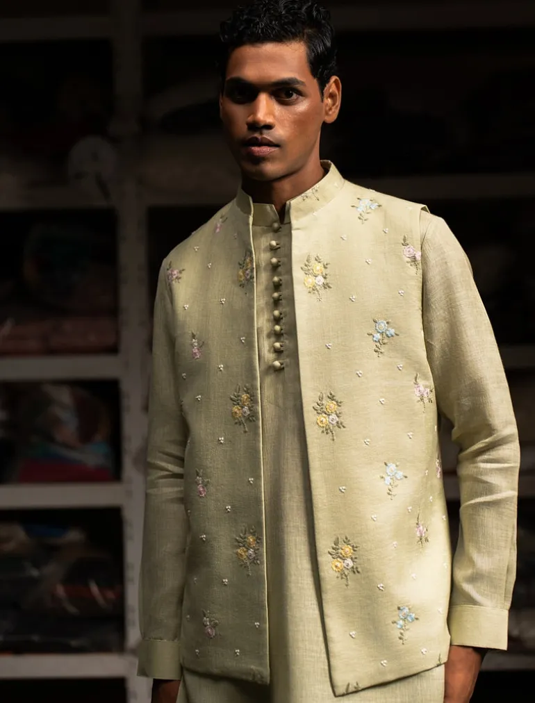 Raag Open Bandi With Matching Kurta Pajama Set