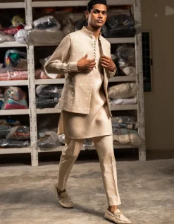 Ruh Open Bandi With Matching Kurta Pajama Set