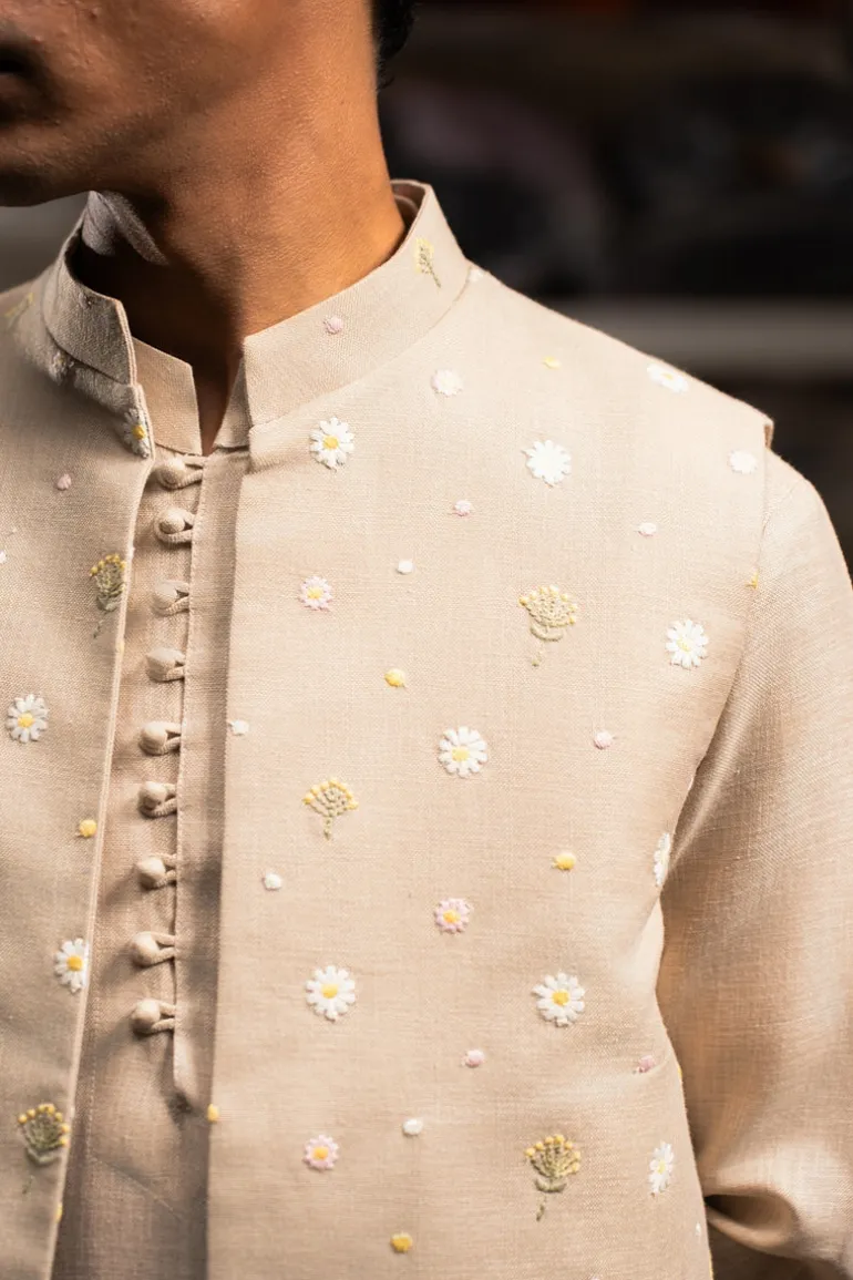 Ruh Open Bandi With Matching Kurta Pajama Set
