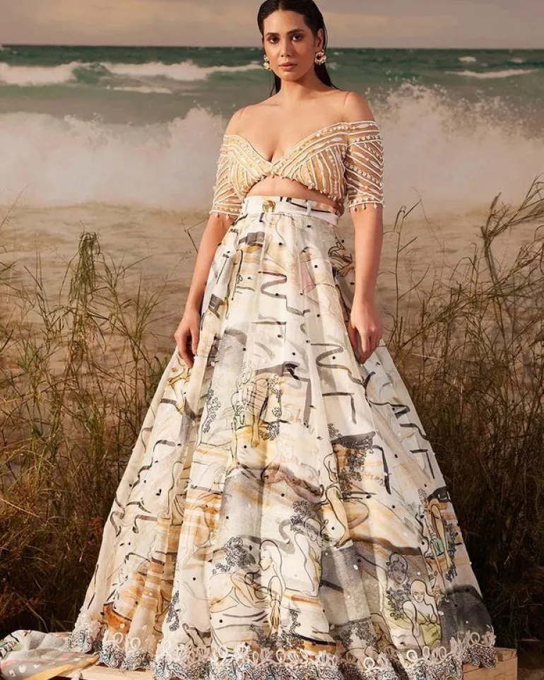 Saun Finn Scallop Embellished Lehenga Set