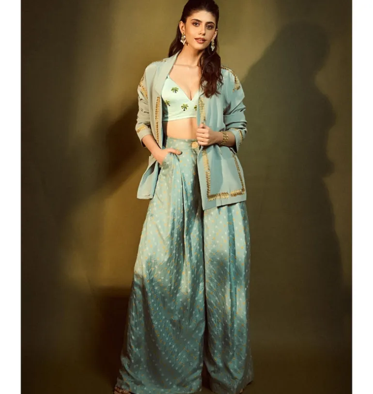 Serenity Bandhani Set