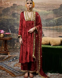 Surkh Shaahi Suit Set