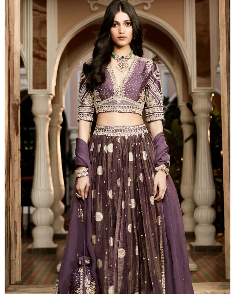 The Burnt Lavender Kashi Lehenga Set