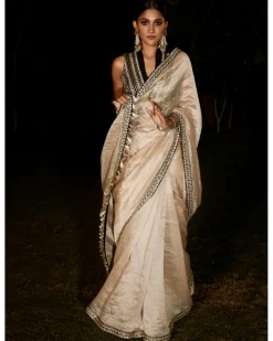 The Grand Athena Sari