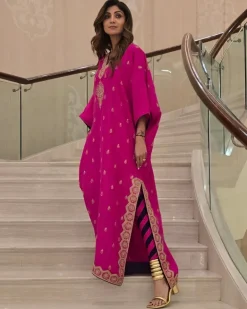 The Gulabi Gulaal Kaftan Set