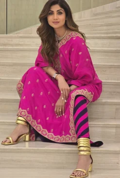 The Gulabi Gulaal Kaftan Set