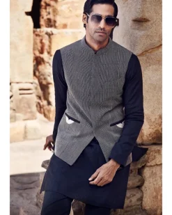 The Iconic Double Wing Pocket Bundy Jacket With A Saada Kurta Set
