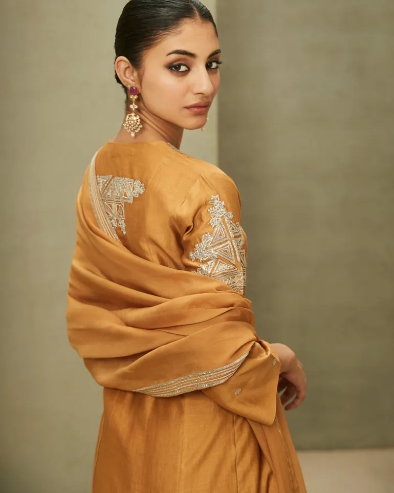 The Neo-Classic Kurta Set