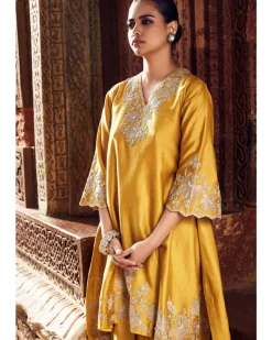 The Sona Patti Hukum Kurta With A Drape Skirt