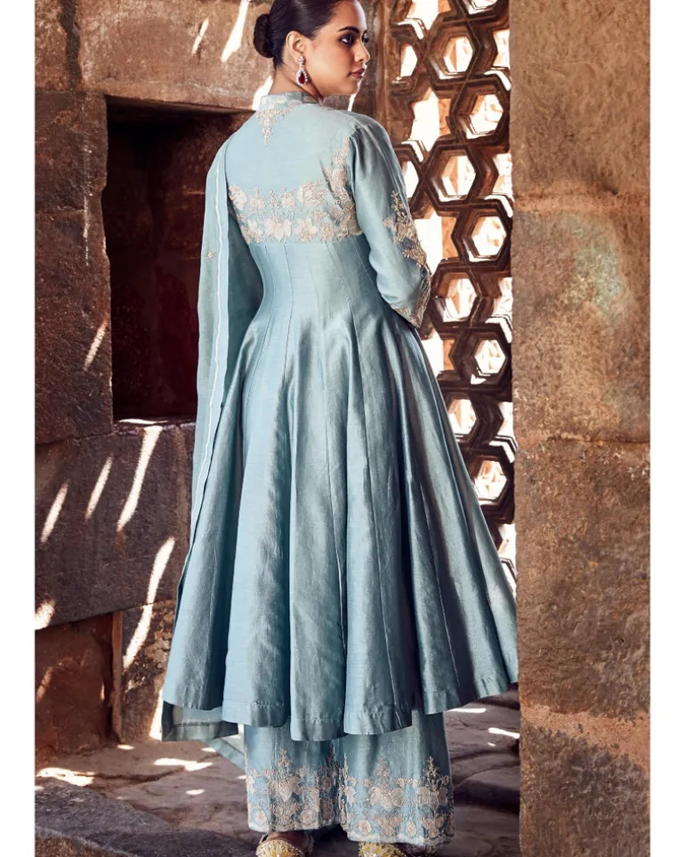 The Sona Patti Naqashi Kurta Set