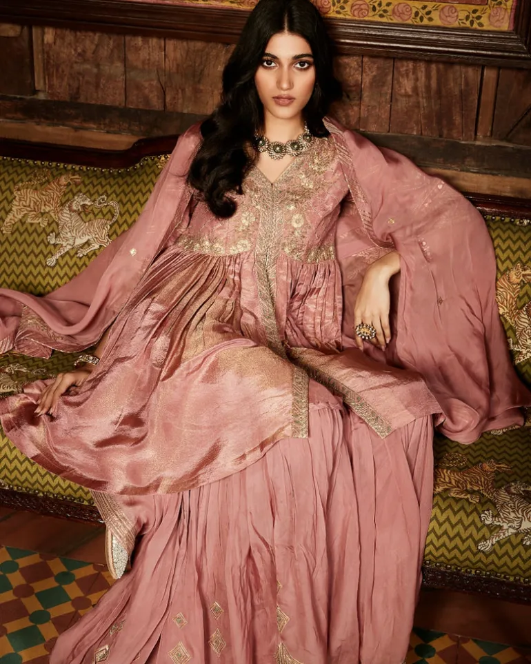 The Tissue Gota Matsya Peplum