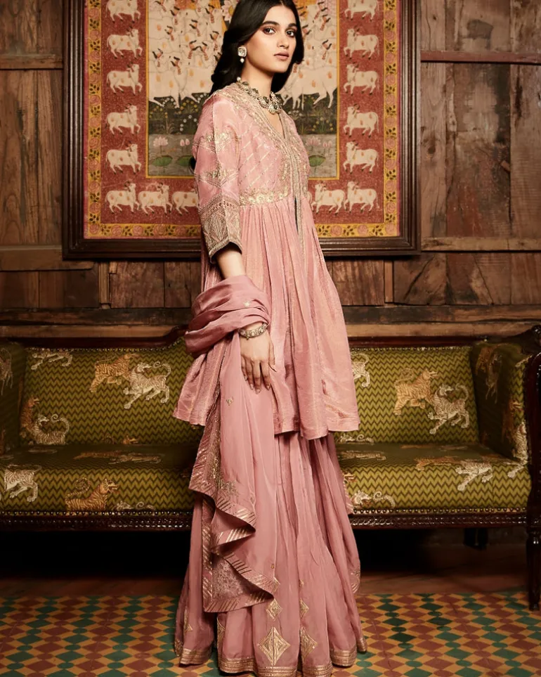 The Tissue Gota Matsya Peplum