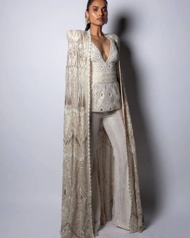 Valeriya Cape Set