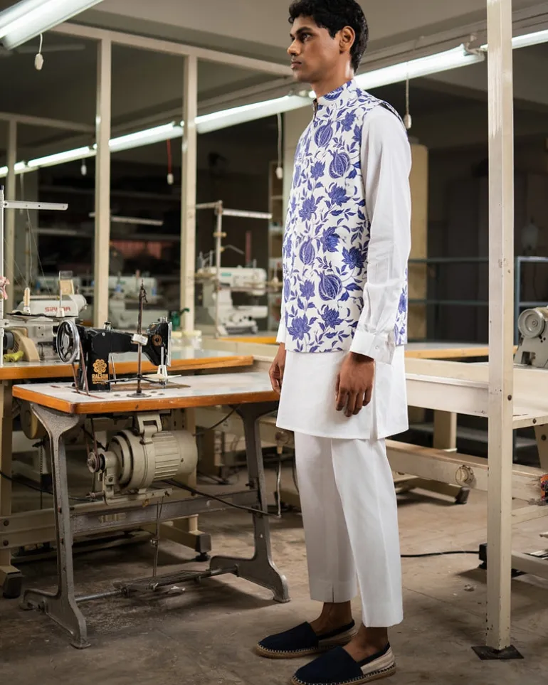 White Anaar Open Bandi With Matching Kurta Pajama Set