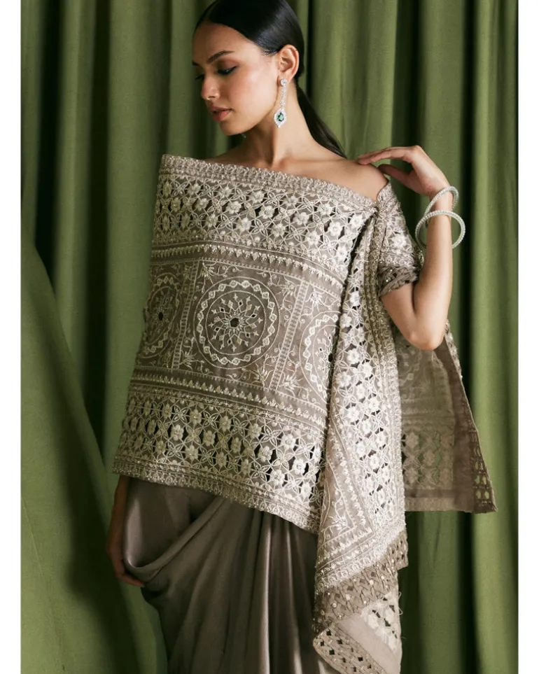 Wrap Stole With Bandeu And Pinched Skirt Set